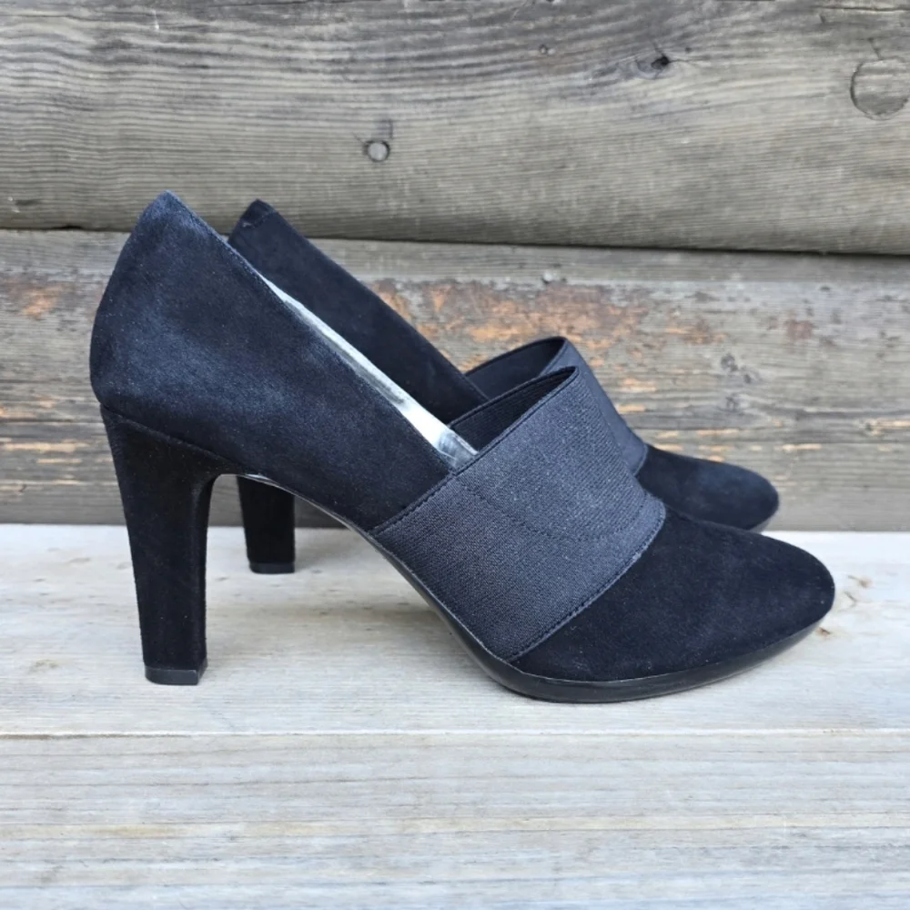 Anne Klein Caileen Modern Minimalist Suede Block Heel Comfort Pumps 10M